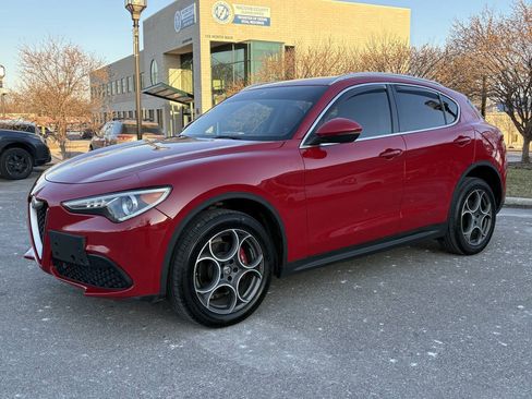 Used 2018 Alfa Romeo Stelvio AWD image 16