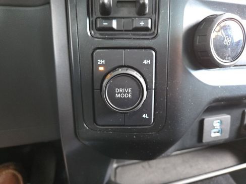 Used 2023 Ford F150 XLT w/ Trailer Tow Package image 9