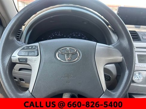 Used 2010 Toyota Camry LE FWD image 14
