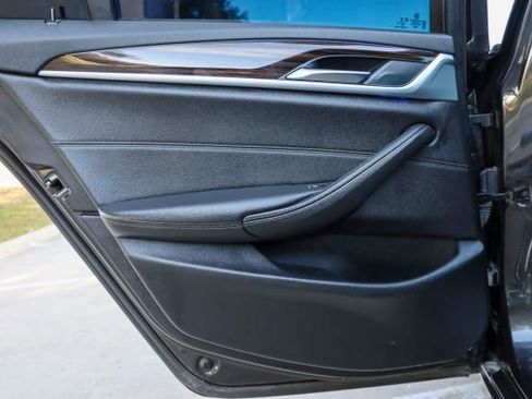 Used 2018 BMW 530i xDrive 530i xDrive image 12