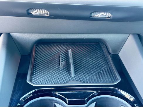 Used 2025 BMW 530i w/ M Sport Package image 32