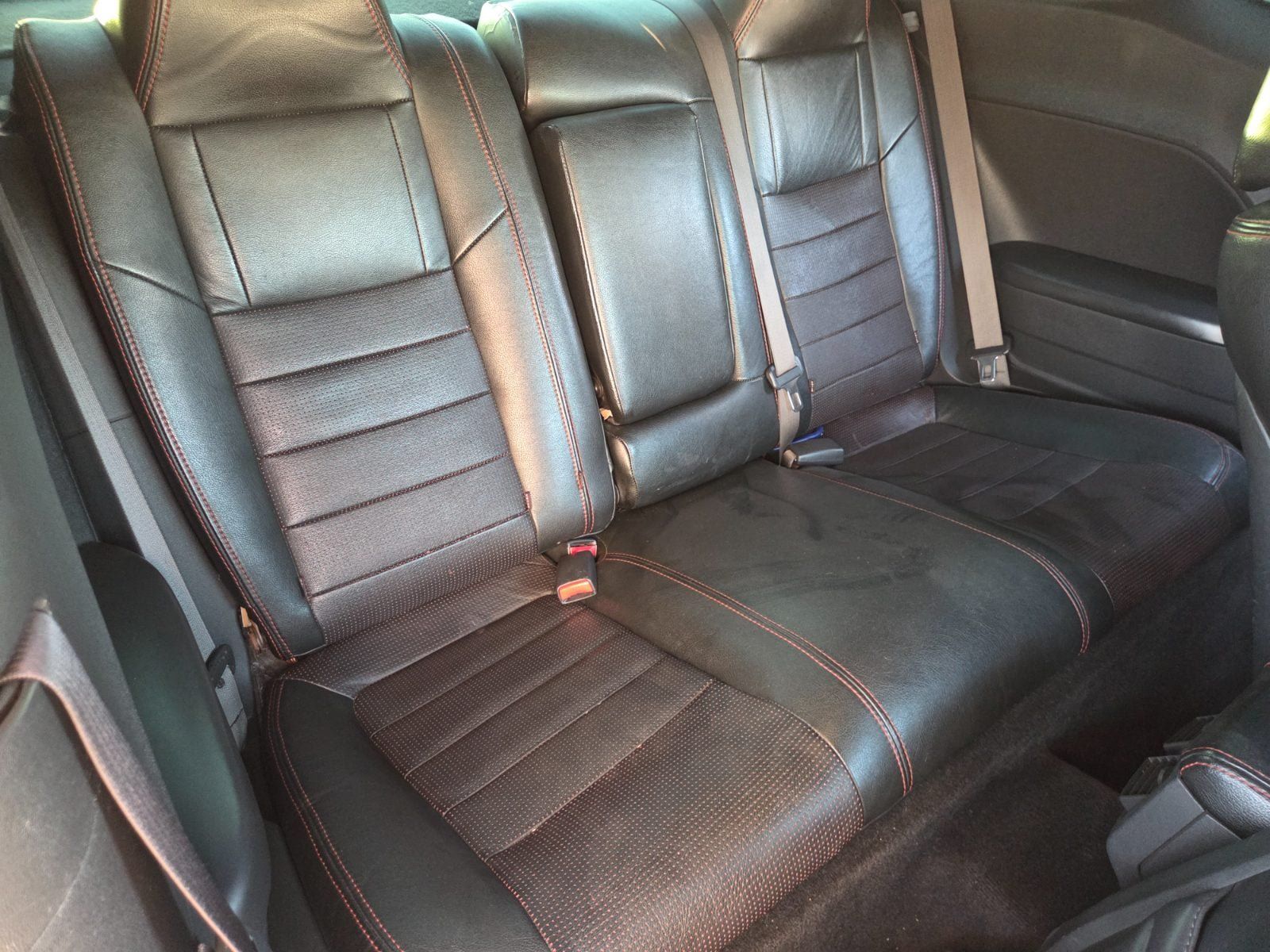 Used 2012 Dodge Challenger SXT RWD image 9
