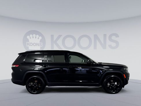 Used 2023 Jeep Grand Cherokee L Laredo AWD/4WD image 8