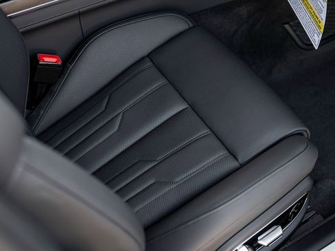 New 2025 Audi A8 L 3.0T image 27