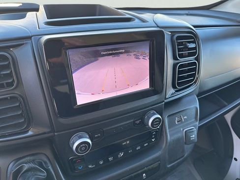 Used 2024 RAM ProMaster 2500 w/ Convenience Group FWD image 13