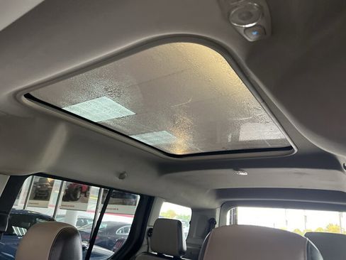 Used 2015 Ford Transit Connect Titanium image 18