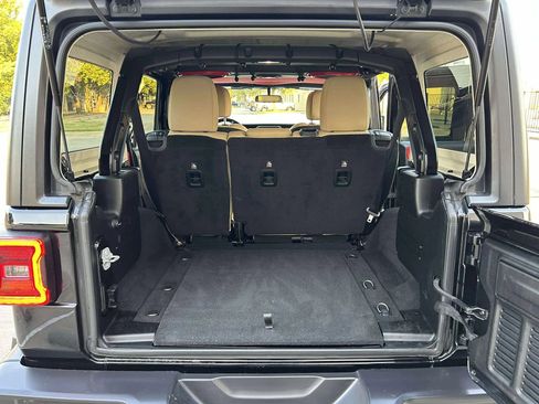 Used 2018 Jeep Wrangler Unlimited Sport S image 20