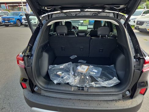 New 2025 Ford Escape SE image 24