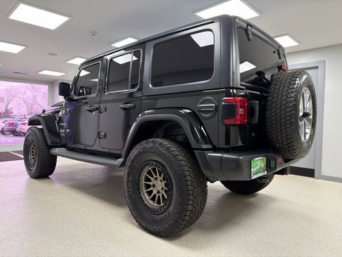Used 2019 Jeep Wrangler Unlimited Sahara w/ Safety Group image 5