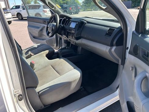 Used 2014 Toyota Tacoma 2WD Regular Cab image 14
