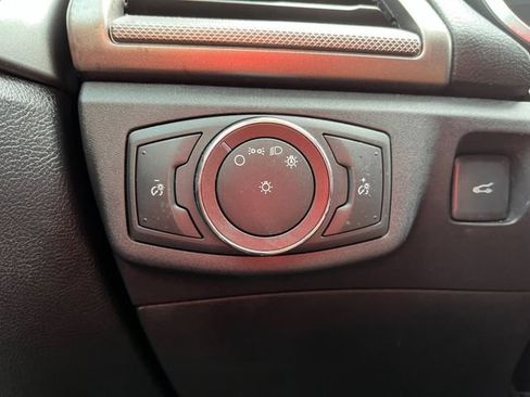 Used 2020 Ford Fusion SE FWD image 10