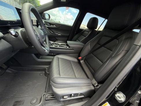 New 2026 Chevrolet Equinox LT w/ Convenience Package II FWD image 18