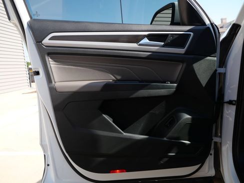 Used 2021 Volkswagen Atlas SE FWD image 19