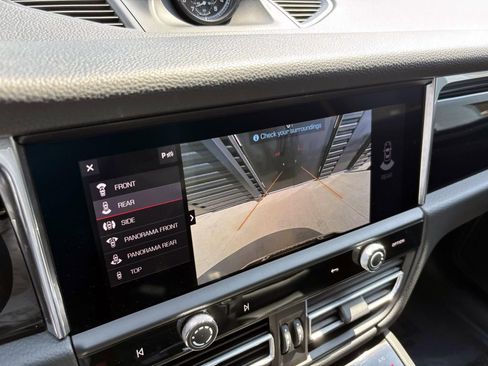 Certified 2026 Porsche Macan AWD/4WD image 35