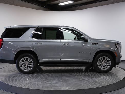 Used 2025 GMC Yukon Denali AWD/4WD image 9