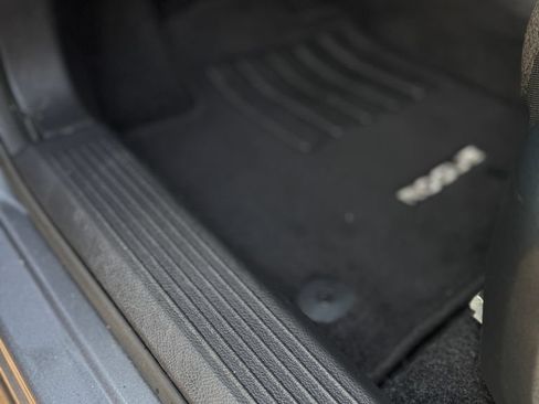 Used 2025 Nissan Rogue SV FWD image 14