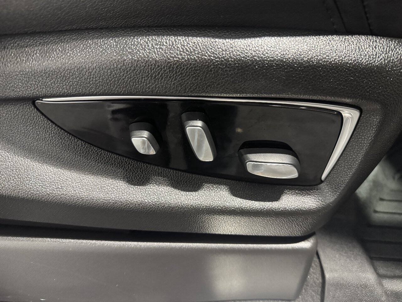 Used 2019 Cadillac Escalade Premium Luxury AWD/4WD image 26