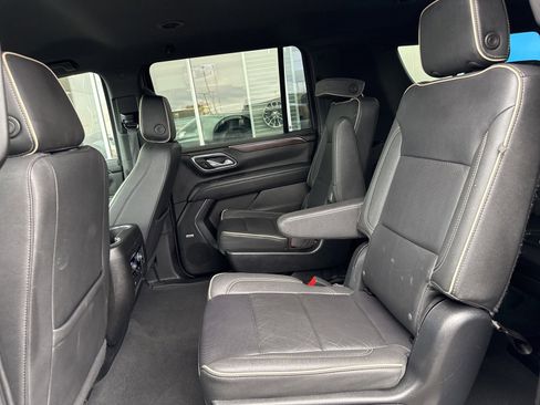 Used 2023 Chevrolet Suburban Premier image 18