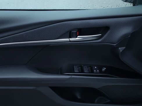 Used 2025 Toyota Camry SE image 25