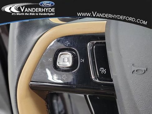 Used 2023 Lincoln Corsair Reserve w/ Equipment Group 201A image 22