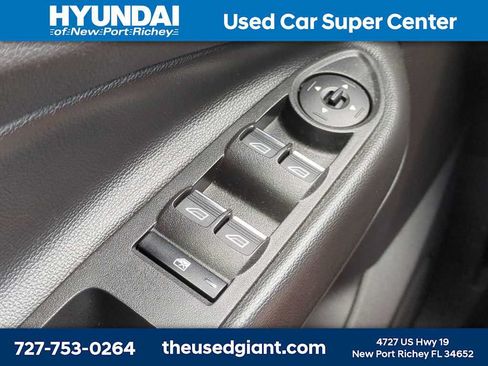 Used 2017 Ford Escape Titanium w/ Equipment Group 301A AWD/4WD image 27