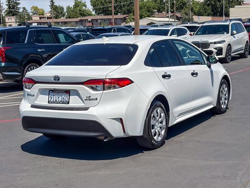 Used 2024 Toyota Corolla LE FWD image 4