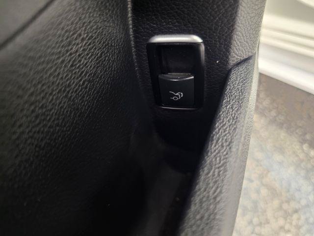Used 2016 Mercedes-Benz E 350 Sedan w/ Premium Package image 31