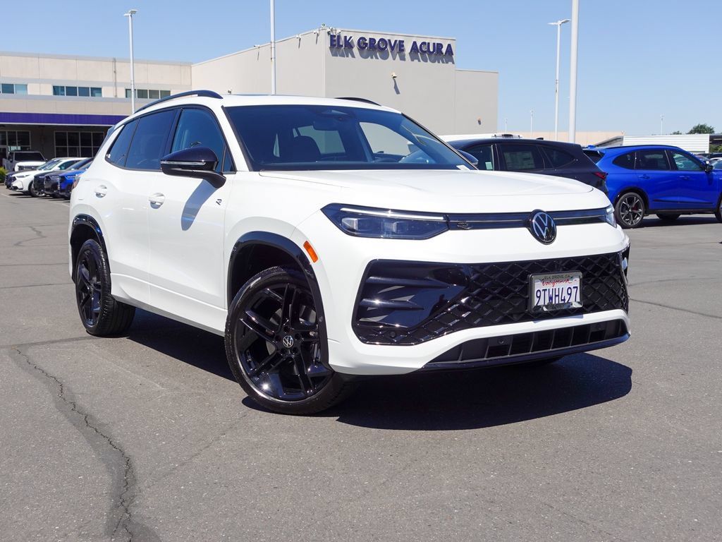 Certified 2026 Volkswagen Tiguan SE R-Line AWD/4WD image 3