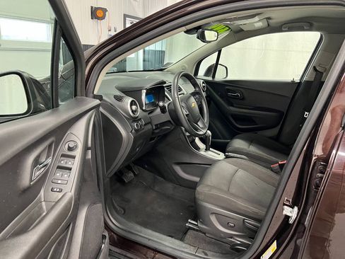 Used 2015 Chevrolet Trax LT FWD image 8