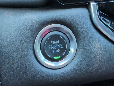 Used 2024 GMC Canyon Elevation w/ Convenience Package image 29