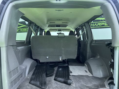 Used 2017 Chevrolet Express 2500 LS RWD image 27