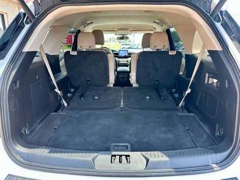 Used 2020 Ford Explorer XLT w/ Equipment Group 202A AWD/4WD image 8