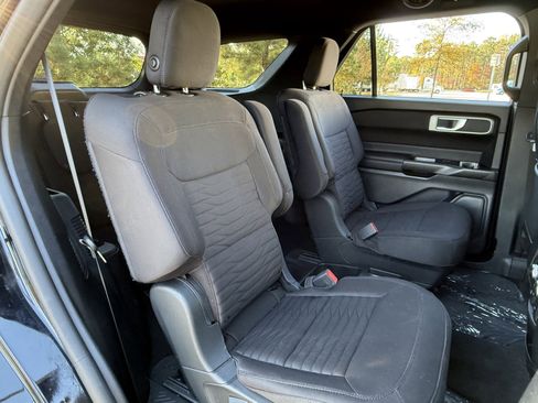 Used 2020 Ford Explorer XLT image 41