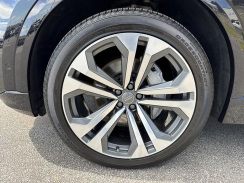 Used 2019 Audi Q8 Premium Plus AWD/4WD image 14