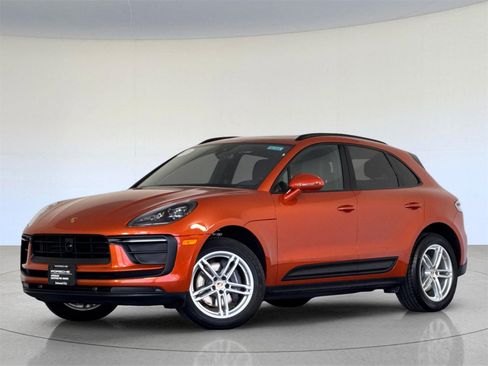 Used 2024 Porsche Macan image 1