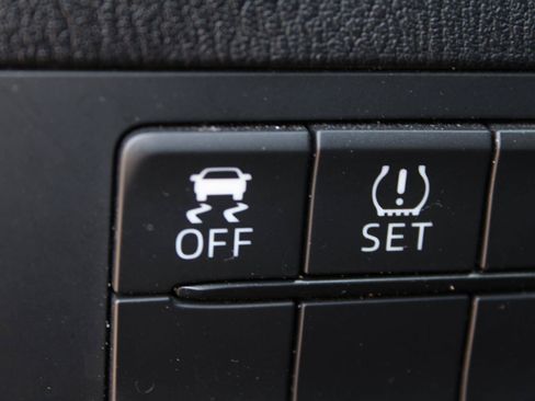 Used 2019 Toyota Yaris LE FWD image 9