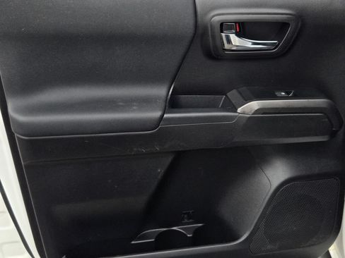 Used 2019 Toyota Tacoma TRD Sport RWD image 11