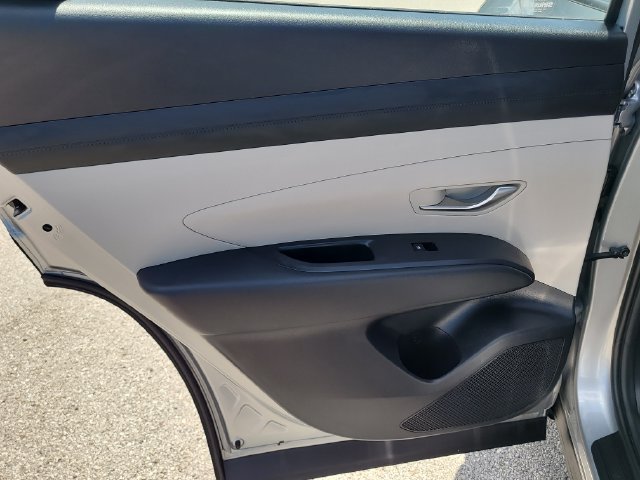 Used 2025 Hyundai Tucson SE FWD image 11