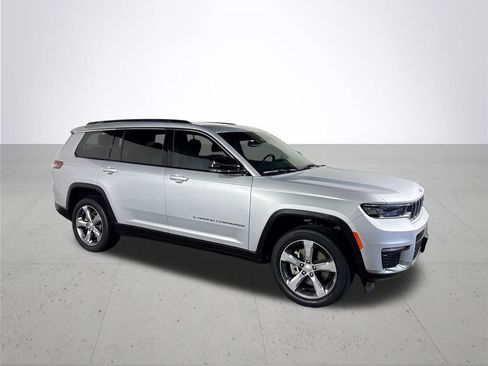 Used 2022 Jeep Grand Cherokee L Limited AWD/4WD image 4