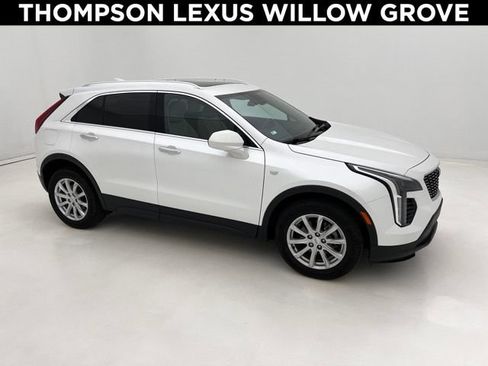 Used 2022 Cadillac XT4 Luxury w/ Cold Weather Package AWD/4WD image 1