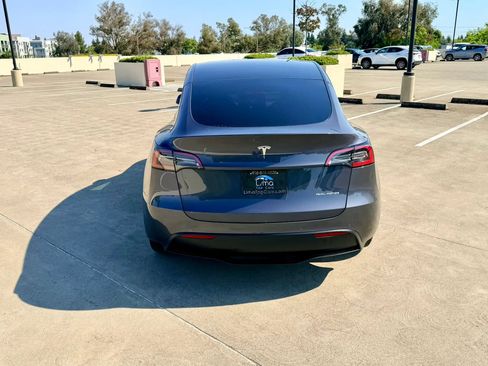 Used 2023 Tesla Model Y AWD image 8