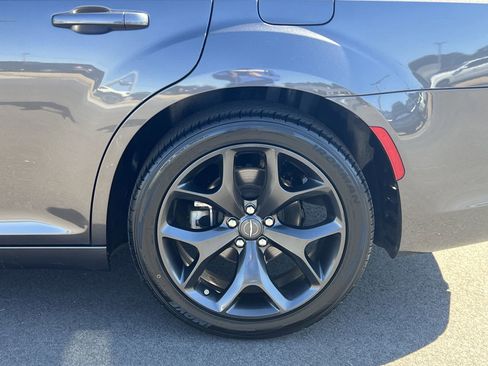 Used 2023 Chrysler 300 S image 30