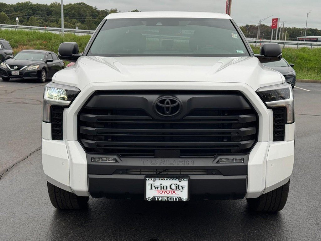 Used 2025 Toyota Tundra SR5 AWD/4WD image 9