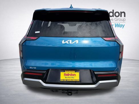 Certified 2024 Kia EV9 Land w/ Towing Package AWD/4WD image 6