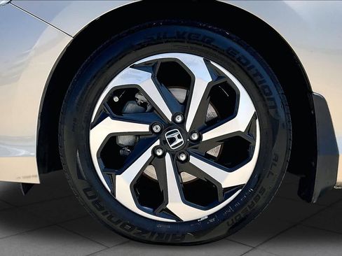 Used 2016 Honda Accord EX image 11