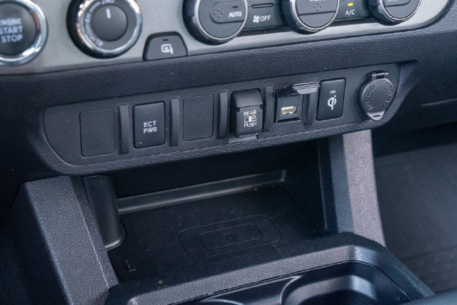 Used 2022 Toyota Tacoma TRD Sport AWD/4WD image 18