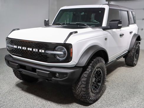 Used 2022 Ford Bronco Wildtrak image 29