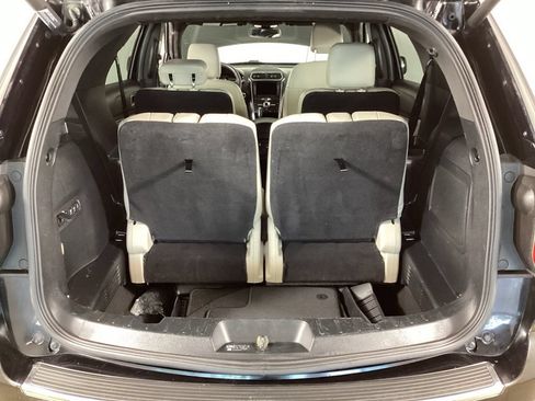 Used 2018 Ford Explorer Limited w/ Equipment Group 301A AWD/4WD image 34