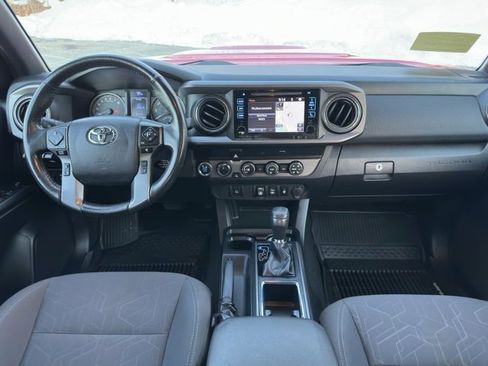 Used 2019 Toyota Tacoma TRD Sport image 23