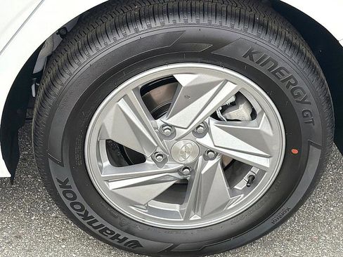 New 2026 Hyundai Elantra SE w/ Cargo Package image 5
